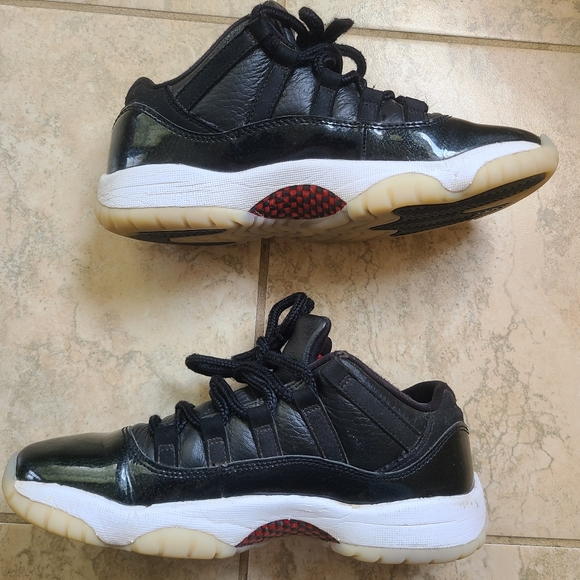 Big kids Jordans Retro 11 low ( black/gym red-white sail - Picture 3 of 7